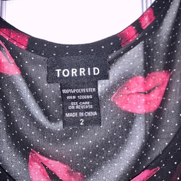 Sheer Torrid Top With Lip Print - Picture 4 of 5
